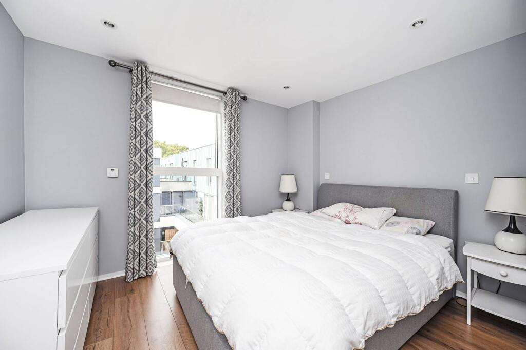 2 bed 1st Floor Flat for rent in Islington. From Foxtons - Clerkenwell