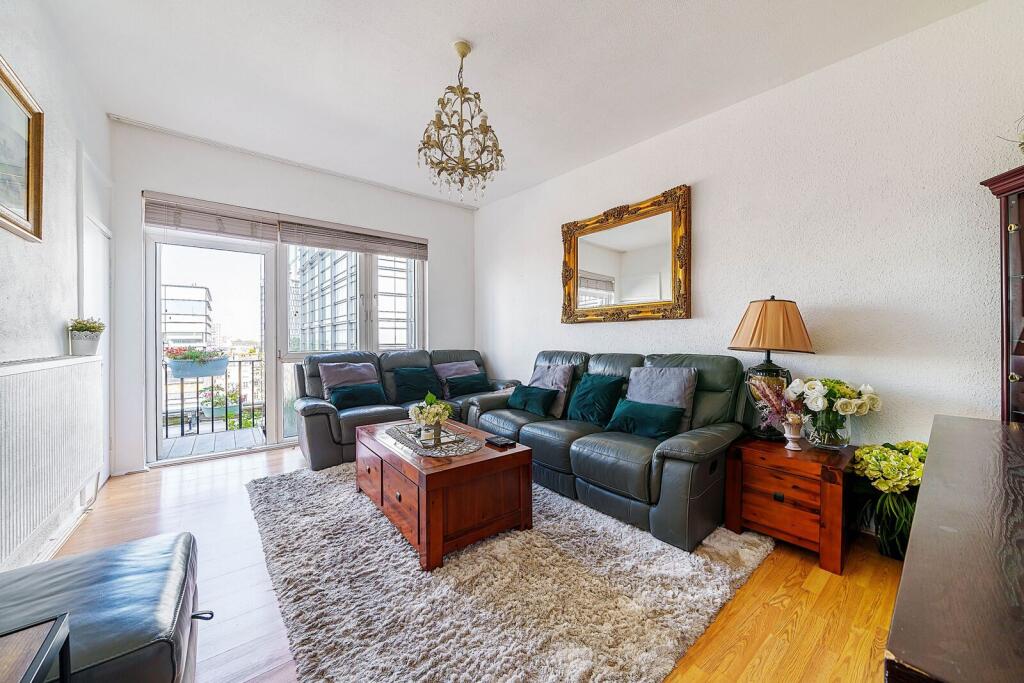 2 bed 1st Floor Flat for rent in London. From Foxtons - Clerkenwell