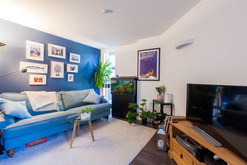 1 bed 1st Floor Flat for rent in Islington. From Foxtons - Clerkenwell 1 bed 1st Floor Flat for rent in Islington. From Foxtons - Clerkenwell