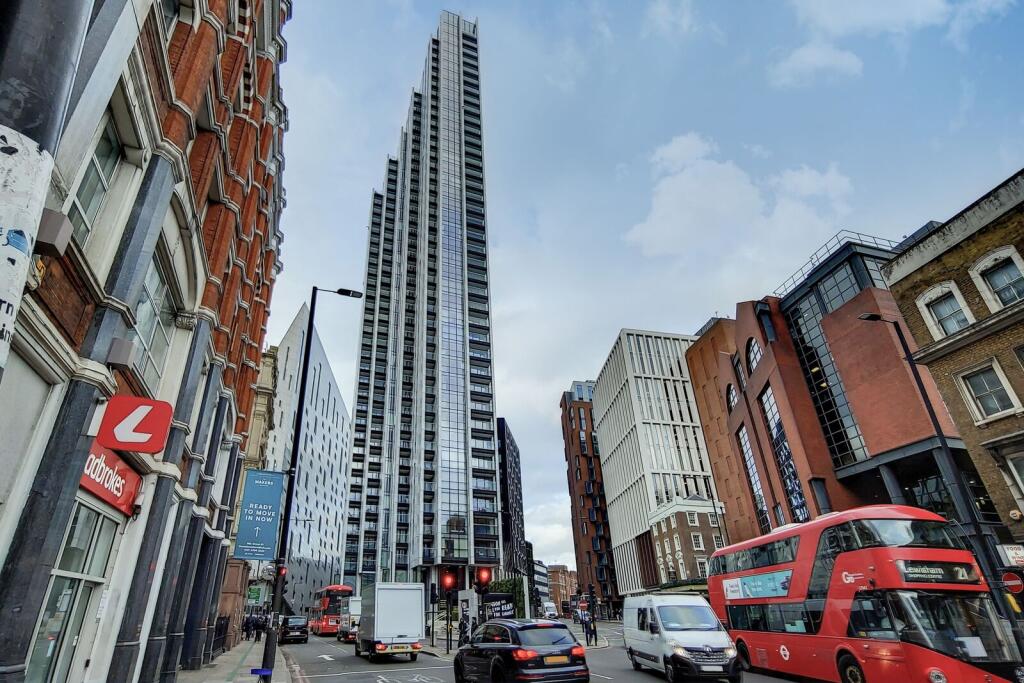 2 bed 1st Floor Flat for rent in Islington. From Foxtons - Clerkenwell