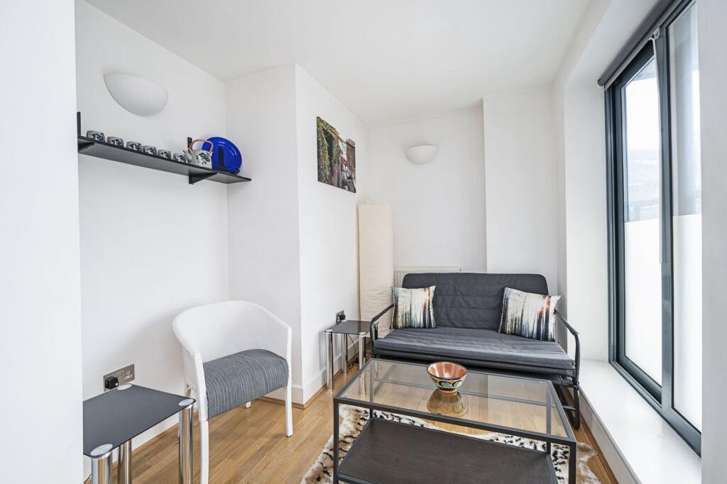 1 bed 1st Floor Flat for rent in Islington. From Foxtons - Clerkenwell 1 bed 1st Floor Flat for rent in Islington. From Foxtons - Clerkenwell