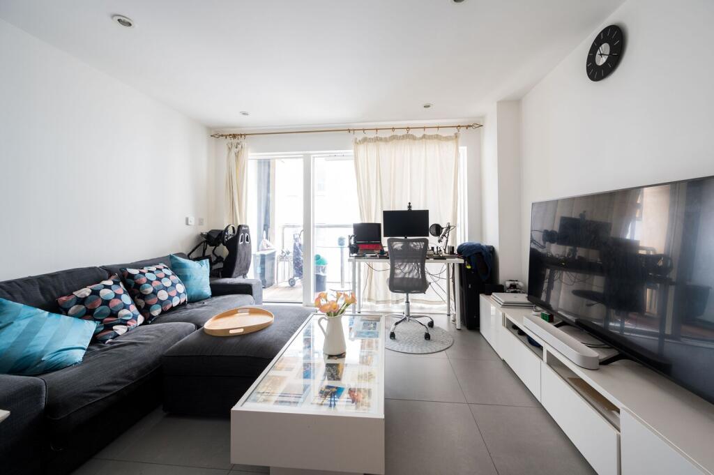 1 bed 1st Floor Flat for rent in Islington. From Foxtons - Clerkenwell