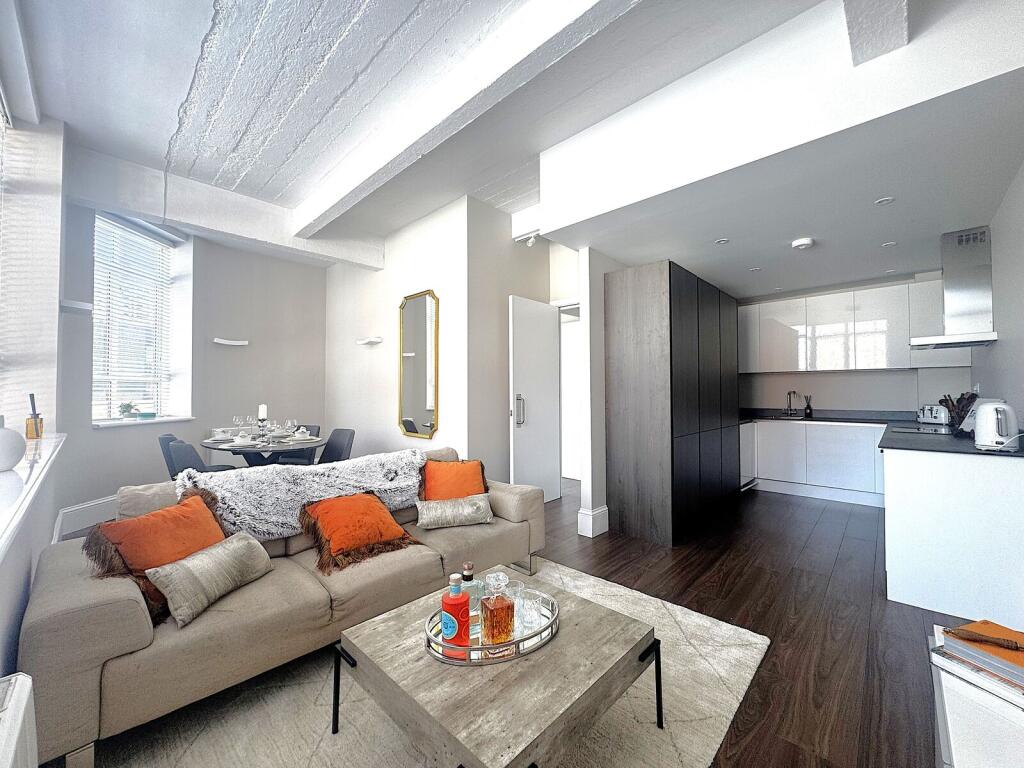 2 bed 1st Floor Flat for rent in Islington. From Foxtons - Clerkenwell