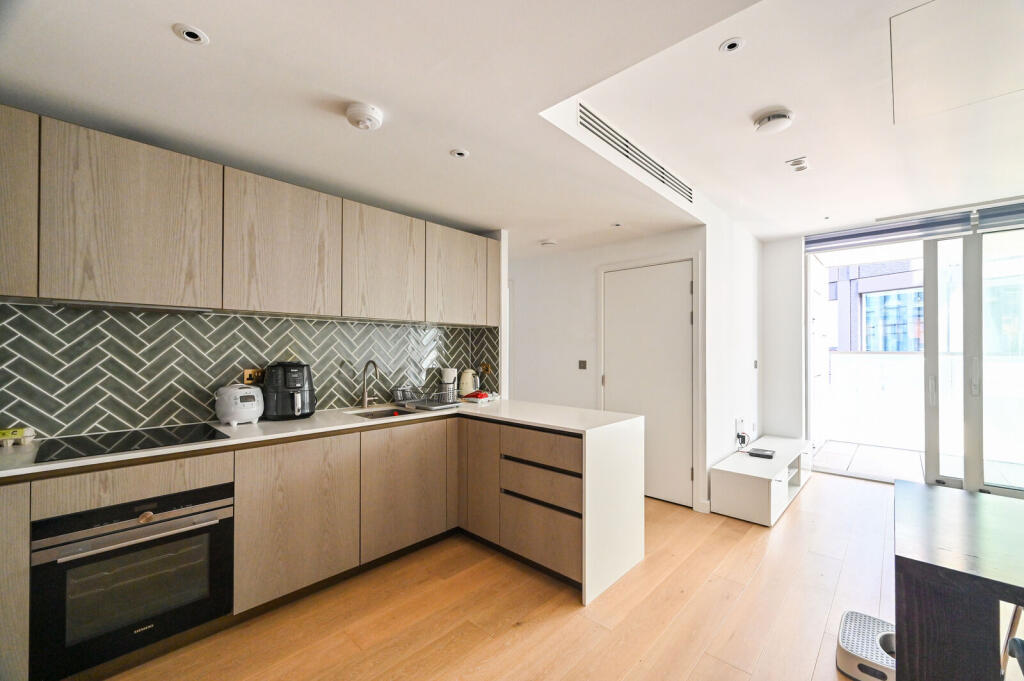 2 bed 1st Floor Flat for rent in Islington. From Foxtons - Clerkenwell 2 bed 1st Floor Flat for rent in Islington. From Foxtons - Clerkenwell