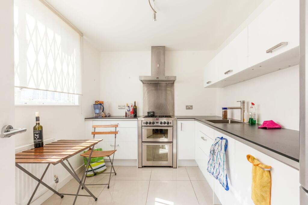 1 bed 1st Floor Flat for rent in London. From Foxtons - Clerkenwell
