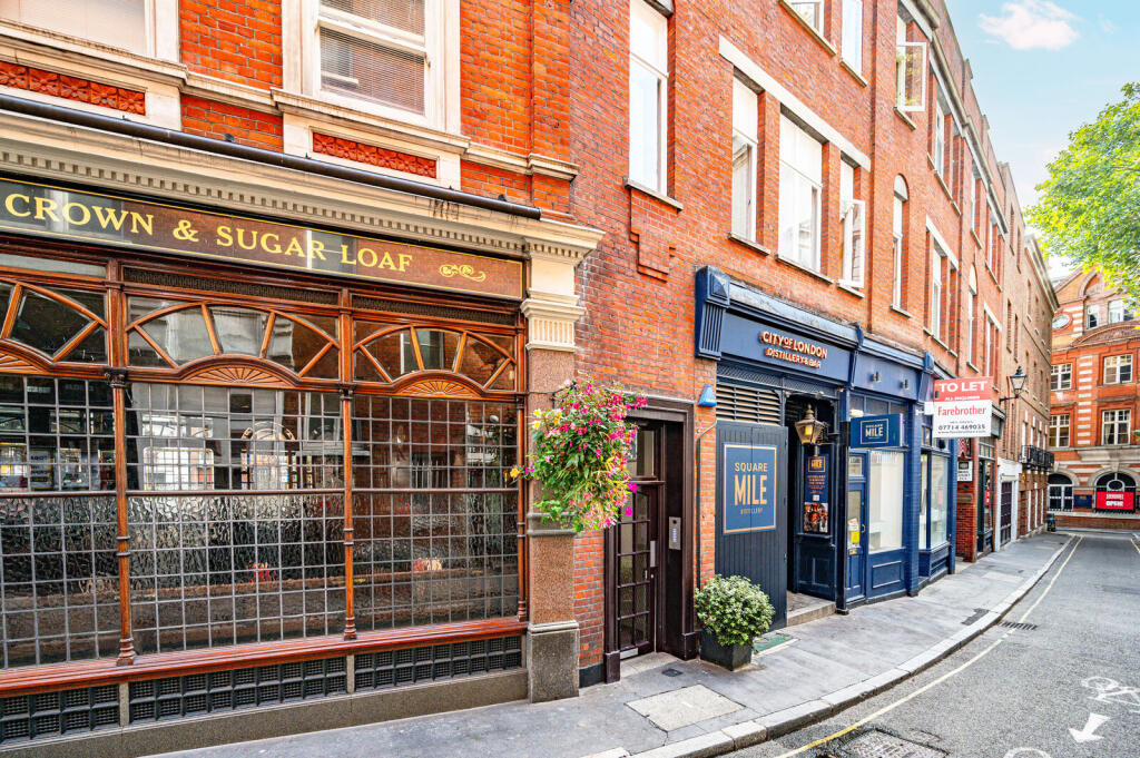 1 bed 1st Floor Flat for rent in London. From Foxtons - Clerkenwell