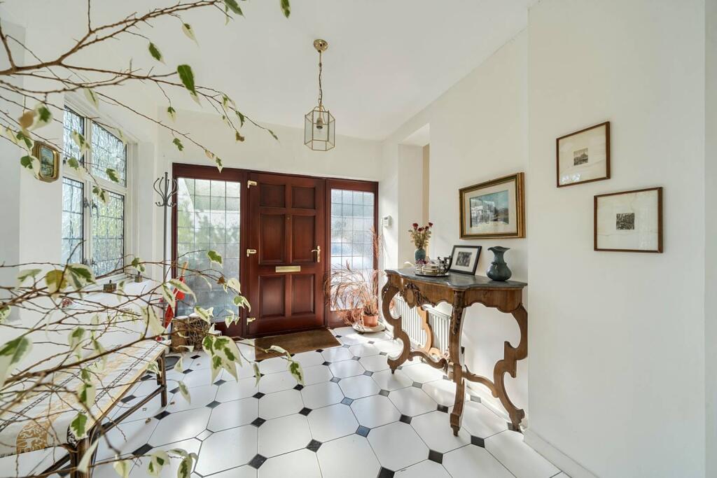 4 bed Detached for rent in London. From Foxtons - Crouch End