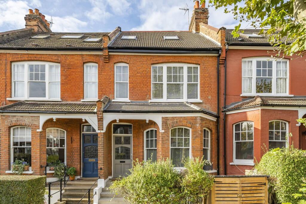 5 bed Detached for rent in London. From Foxtons - Crouch End