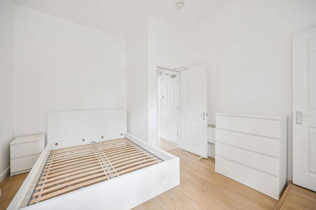 1 bed 1st Floor Flat for rent in London. From Foxtons - Crouch End
