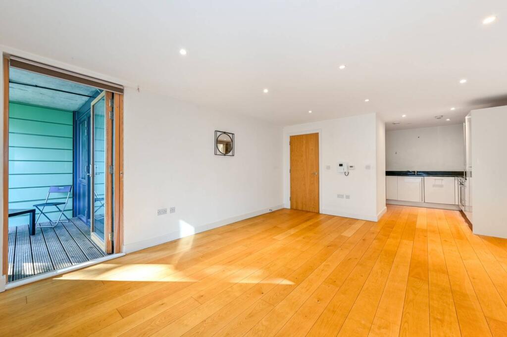 1 bed 1st Floor Flat for rent in London. From Foxtons - Crouch End