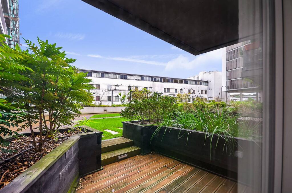 2 bed 1st Floor Flat for rent in London. From Foxtons - Crouch End