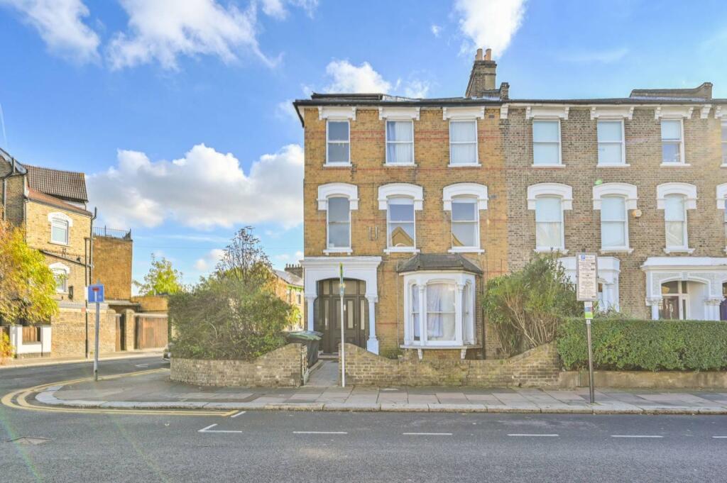 2 bed 1st Floor Flat for rent in Stoke Newington. From Foxtons - Crouch End