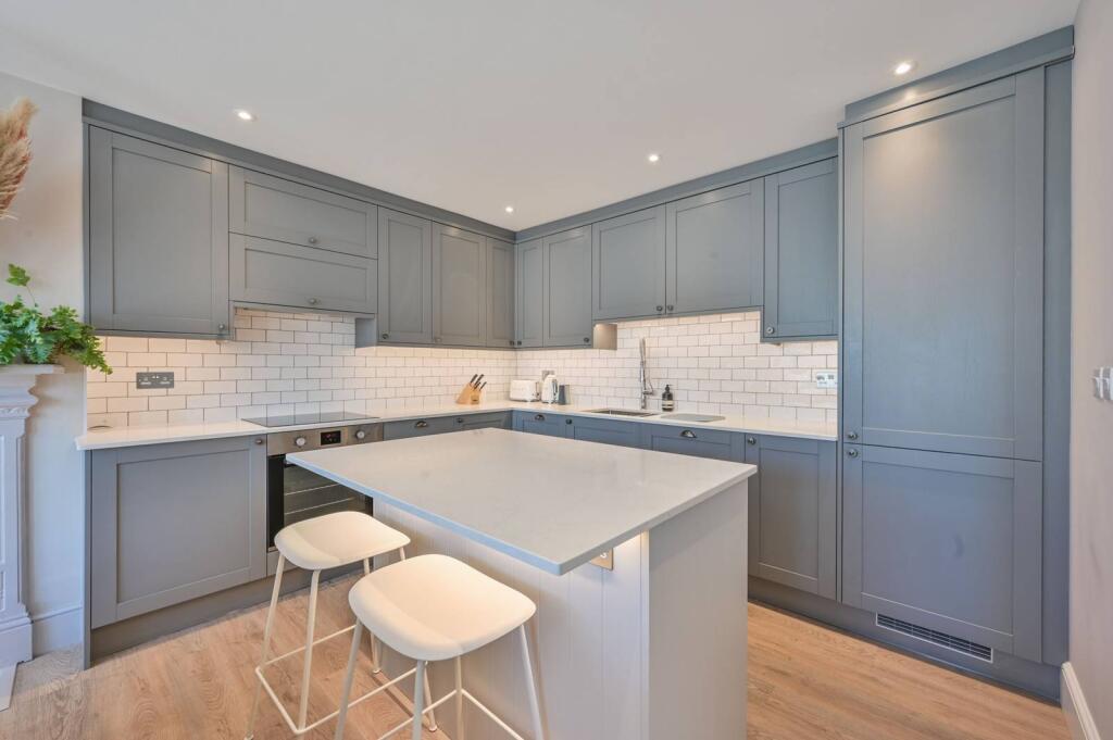 2 bed 1st Floor Flat for rent in London. From Foxtons - Crouch End