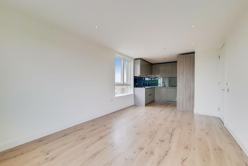2 bed 1st Floor Flat for rent in Hornsey. From Foxtons - Crouch End