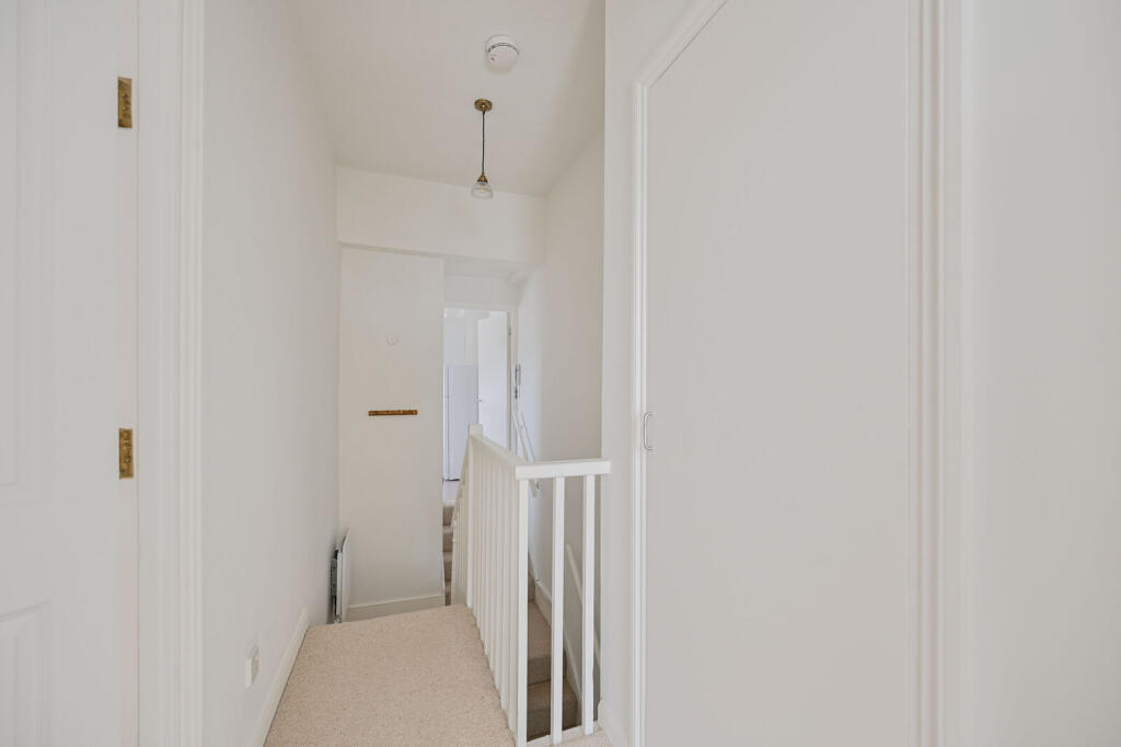 1 bed 1st Floor Flat for rent in London. From Foxtons - Crouch End