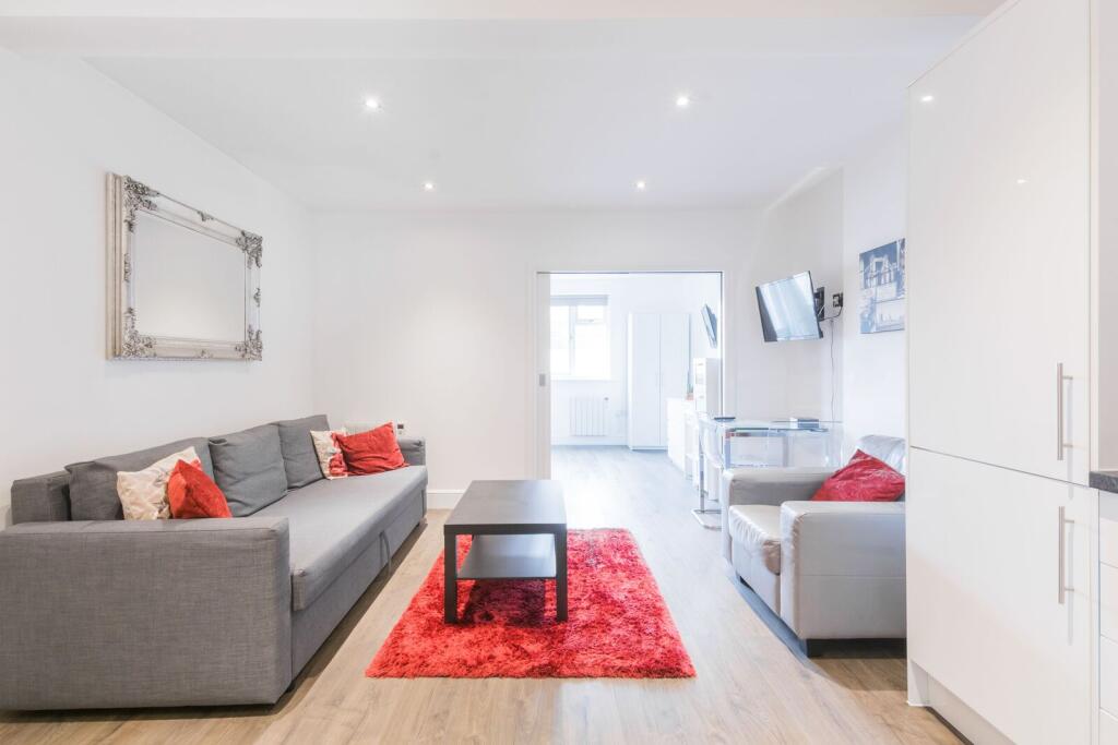 1 bed 1st Floor Flat for rent in Stoke Newington. From Foxtons - Crouch End