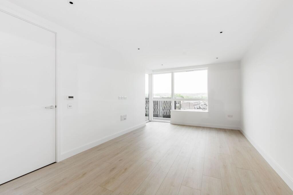 2 bed 1st Floor Flat for rent in Hornsey. From Foxtons - Crouch End