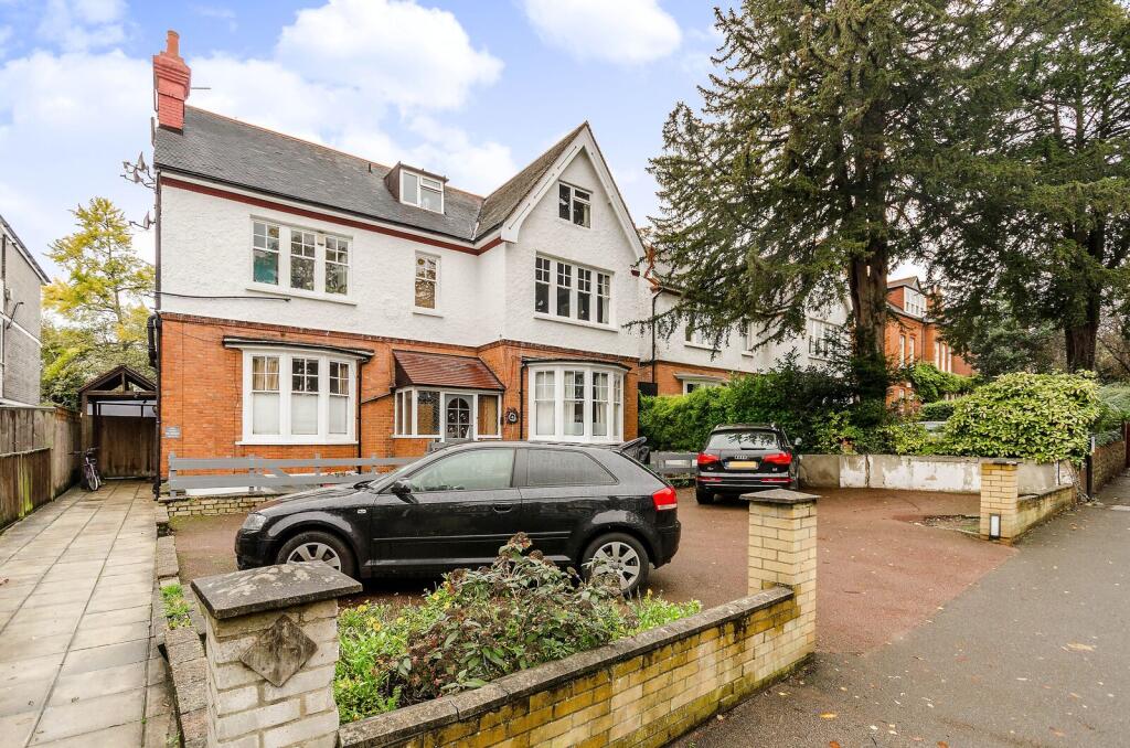 2 bed 1st Floor Flat for rent in London. From Foxtons - Crouch End