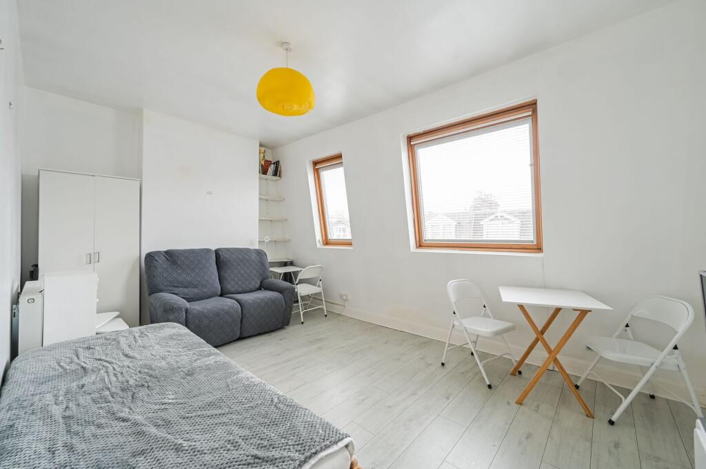 1 bed 1st Floor Flat for rent in Hornsey. From Foxtons - Crouch End