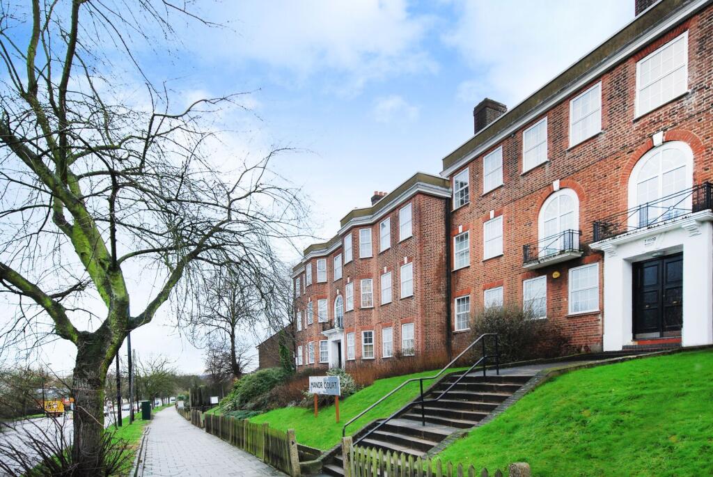 2 bed 1st Floor Flat for rent in Hornsey. From Foxtons - Crouch End