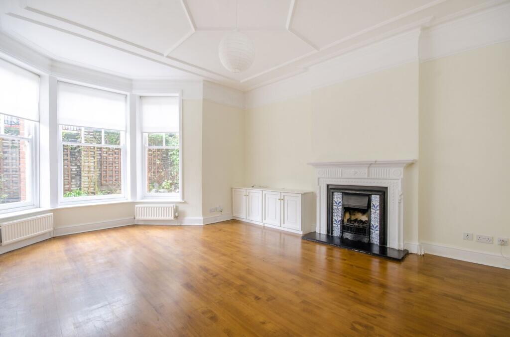 3 bed 1st Floor Flat for rent in Hornsey. From Foxtons - Crouch End 3 bed 1st Floor Flat for rent in Hornsey. From Foxtons - Crouch End