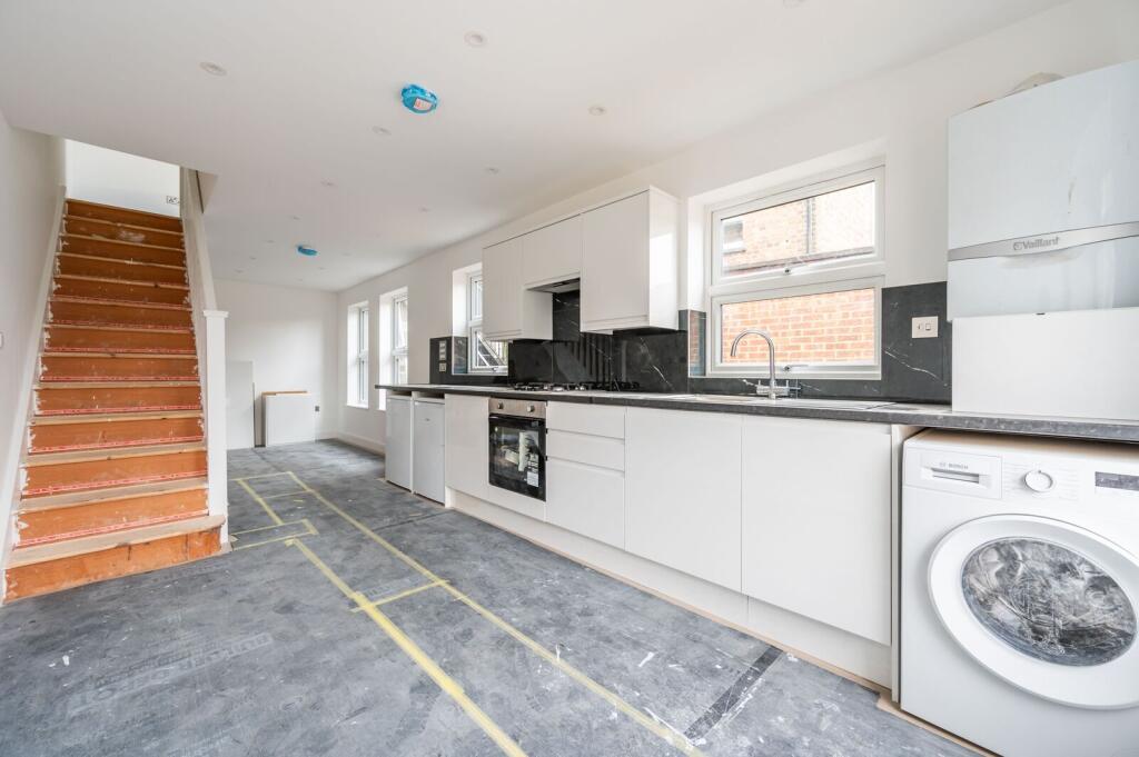 1 bed 1st Floor Flat for rent in London. From Foxtons - Crouch End