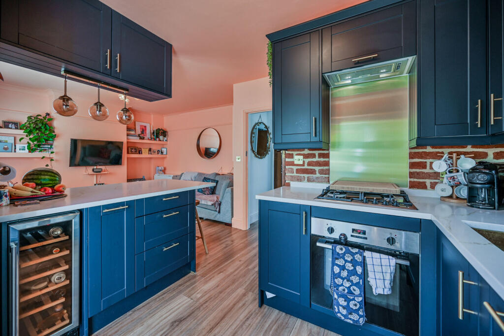 3 bed Annexe for rent in London. From Foxtons - Crouch End