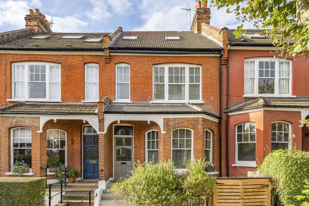 5 bed Detached for rent in London. From Foxtons - Crouch End