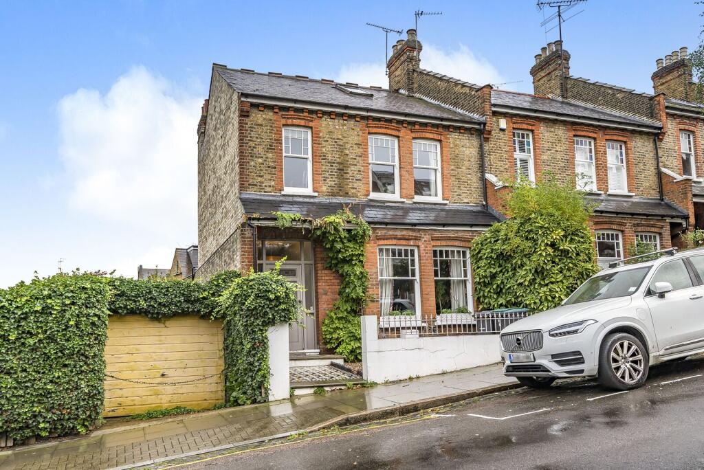 3 bed Detached for rent in London. From Foxtons - Crouch End