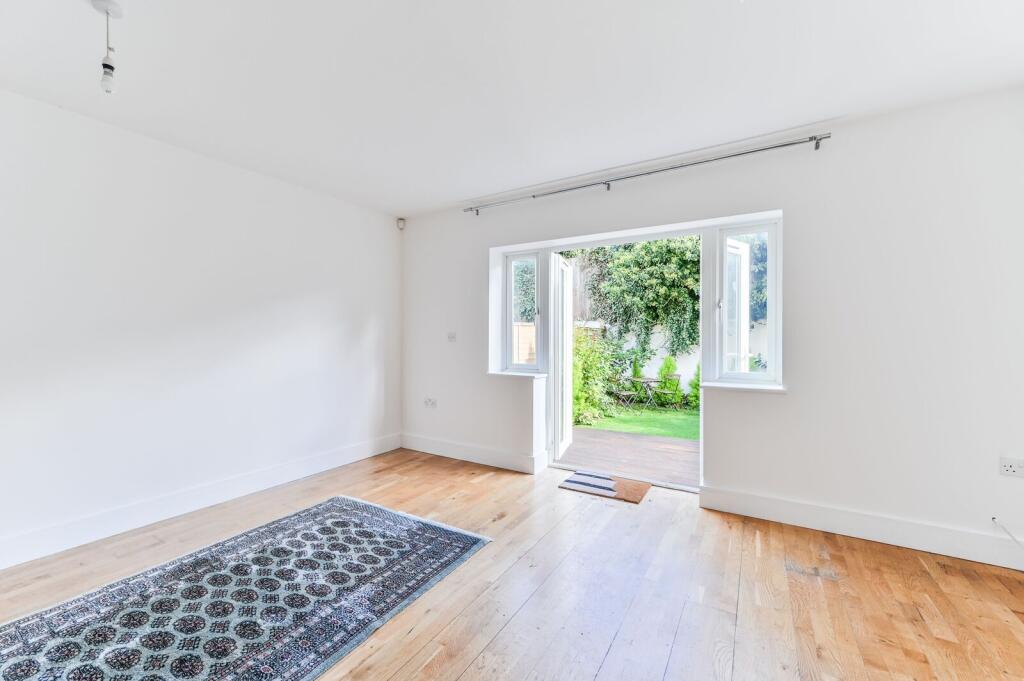 3 bed Detached for rent in Croydon. From Foxtons - Croydon