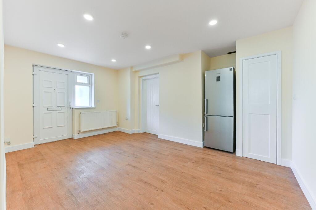2 bed 1st Floor Flat for rent in Croydon. From Foxtons - Croydon