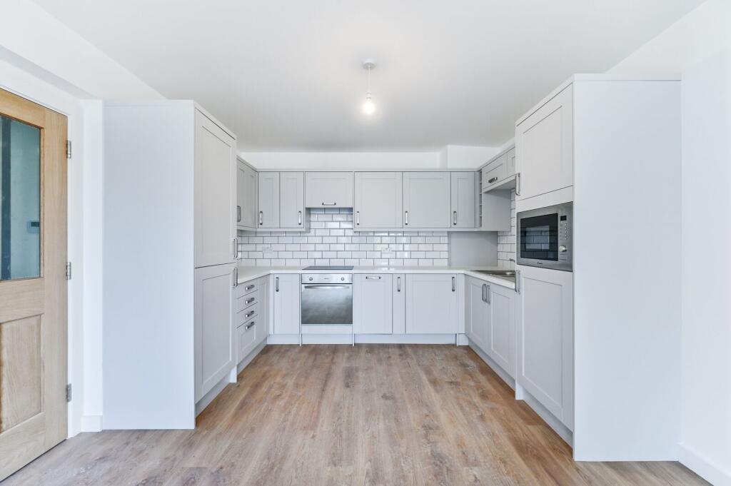 2 bed 1st Floor Flat for rent in Purley. From Foxtons - Croydon 2 bed 1st Floor Flat for rent in Purley. From Foxtons - Croydon