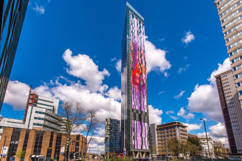 3 bed 1st Floor Flat for rent in Croydon. From Foxtons - Croydon
