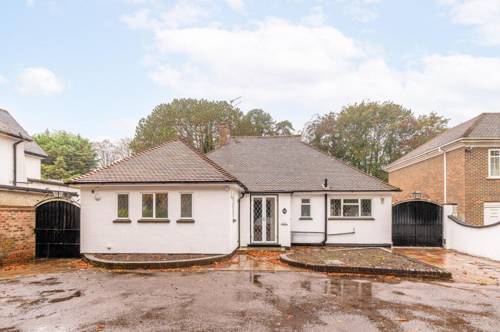 4 bed Detached for rent in Purley. From Foxtons - Croydon 4 bed Detached for rent in Purley. From Foxtons - Croydon