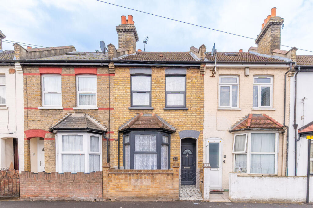 2 bed Mid Terraced House for rent in Croydon. From Foxtons - Croydon 2 bed Mid Terraced House for rent in Croydon. From Foxtons - Croydon