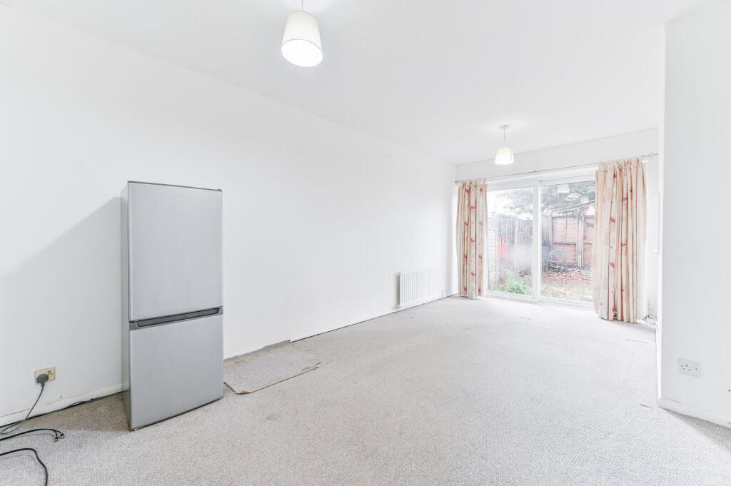 4 bed Semi Detached for rent in Croydon. From Foxtons - Croydon 4 bed Semi Detached for rent in Croydon. From Foxtons - Croydon