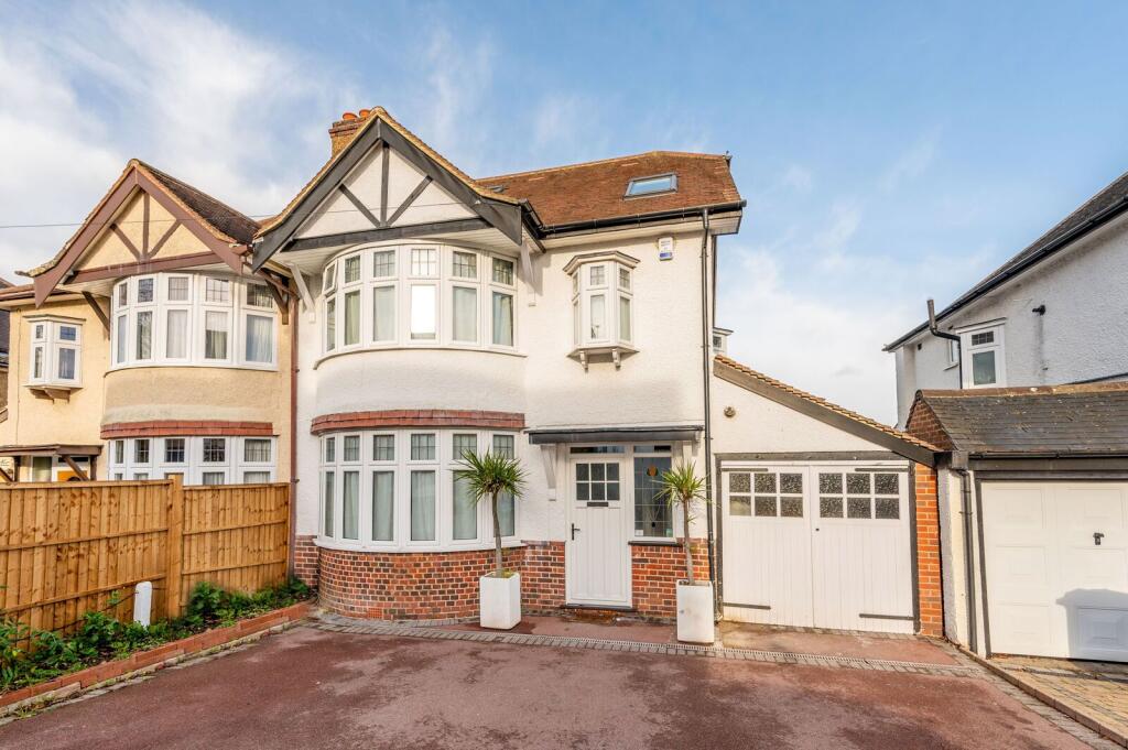 4 bed Mid Terraced House for rent in Croydon. From Foxtons - Croydon