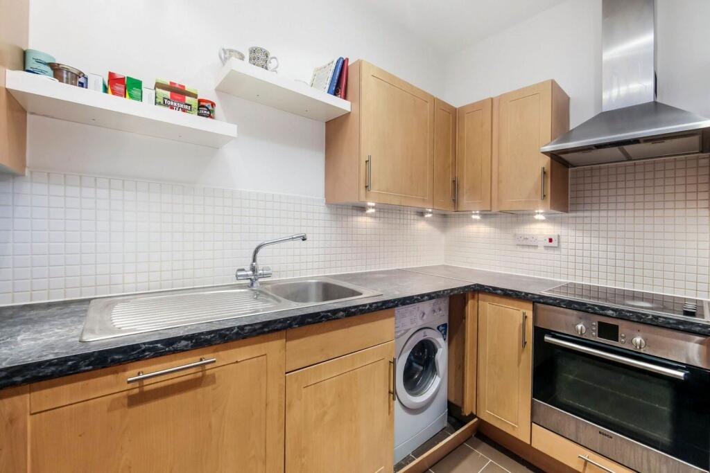 2 bed 1st Floor Flat for rent in London. From Foxtons - Dulwich
