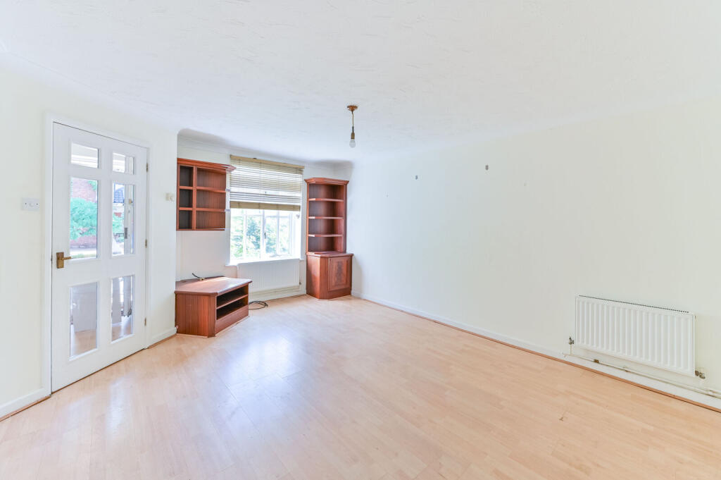 3 bed Detached for rent in Camberwell. From Foxtons - Dulwich 3 bed Detached for rent in Camberwell. From Foxtons - Dulwich
