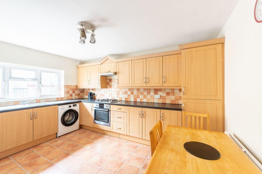5 bed Detached for rent in Catford. From Foxtons - Dulwich 5 bed Detached for rent in Catford. From Foxtons - Dulwich