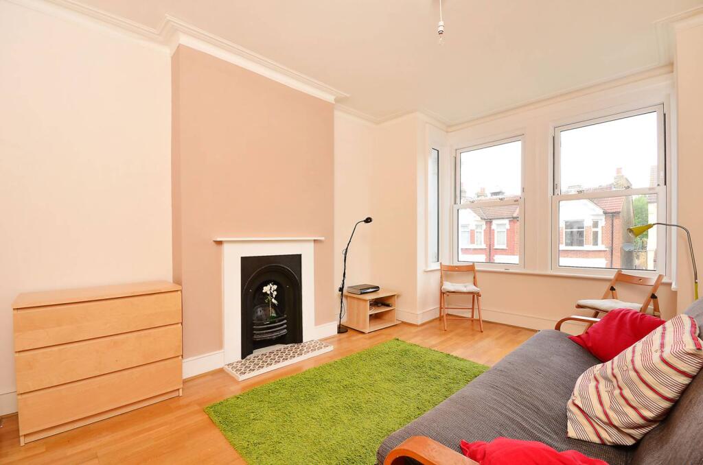 2 bed 1st Floor Flat for rent in London. From Foxtons - Ealing