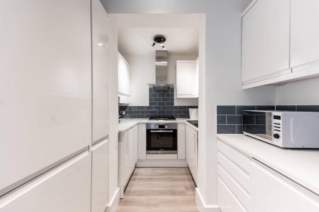 2 bed 1st Floor Flat for rent in London. From Foxtons - Ealing