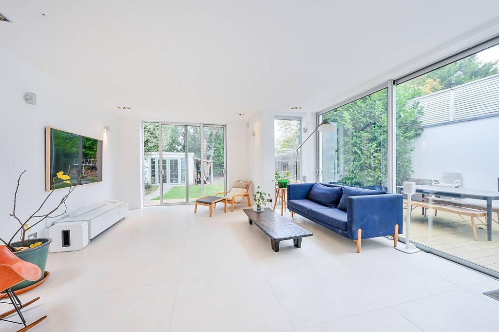 6 bed Detached for rent in London. From Foxtons - Ealing 6 bed Detached for rent in London. From Foxtons - Ealing