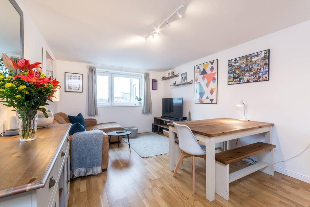 1 bed 1st Floor Flat for rent in London. From Foxtons - Ealing 1 bed 1st Floor Flat for rent in London. From Foxtons - Ealing
