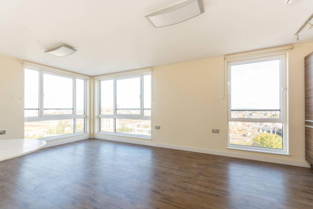 2 bed 1st Floor Flat for rent in Southall. From Foxtons - Ealing