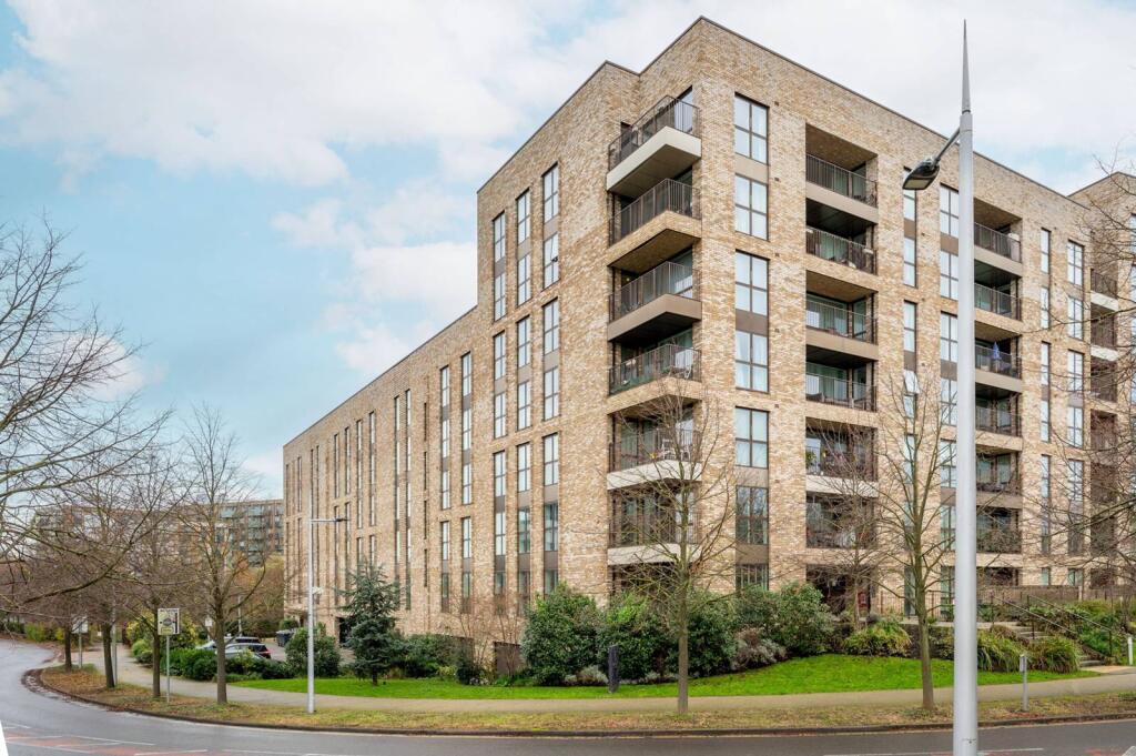 2 bed 1st Floor Flat for rent in London. From Foxtons - Ealing