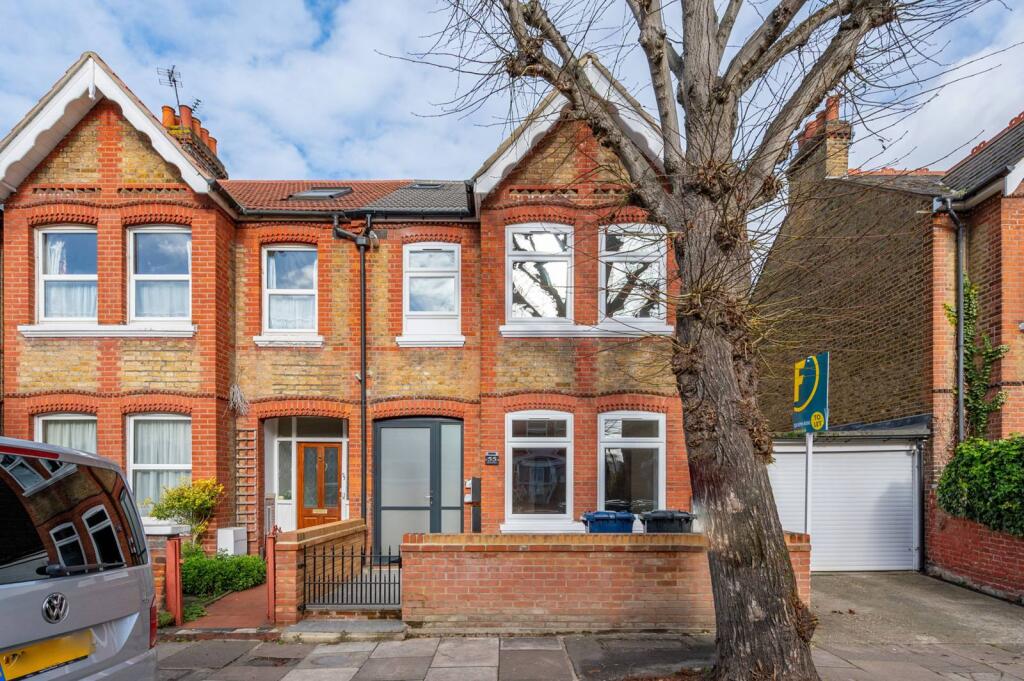 2 bed 1st Floor Flat for rent in London. From Foxtons - Ealing