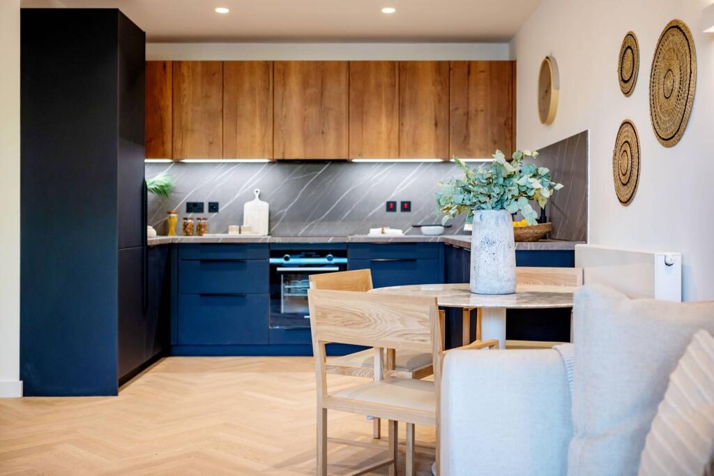 1 bed 1st Floor Flat for rent in Acton. From Foxtons - Ealing