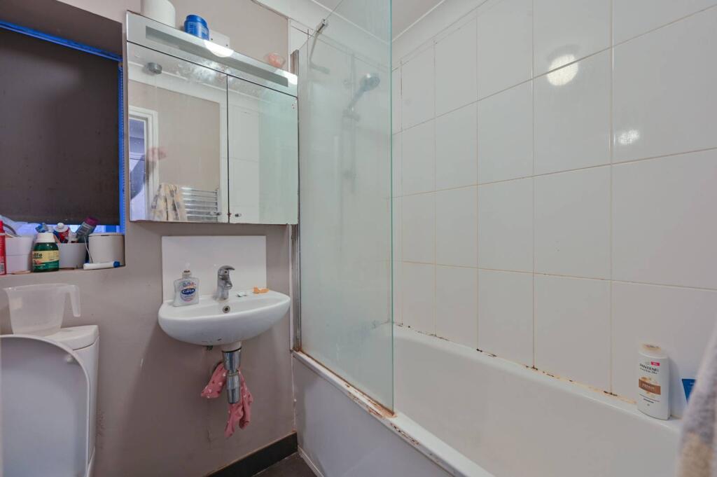 2 bed 1st Floor Flat for rent in London. From Foxtons - Ealing 2 bed 1st Floor Flat for rent in London. From Foxtons - Ealing