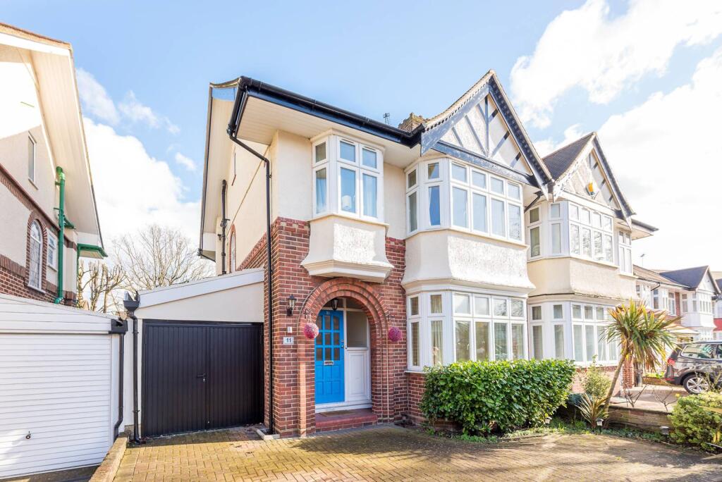 5 bed Detached for rent in London. From Foxtons - Ealing 5 bed Detached for rent in London. From Foxtons - Ealing